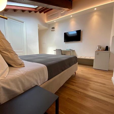 Residenza D'Epoca Dei Fondachi Hotel Sarzana Bagian luar foto