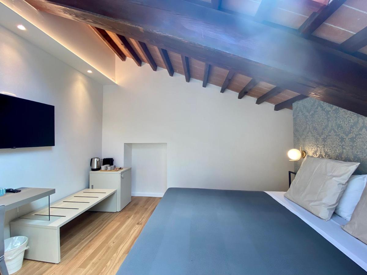 Residenza D'Epoca Dei Fondachi Hotel Sarzana Bagian luar foto