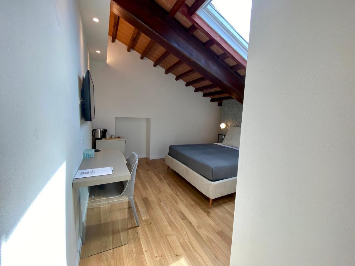 Residenza D'Epoca Dei Fondachi Hotel Sarzana Bagian luar foto