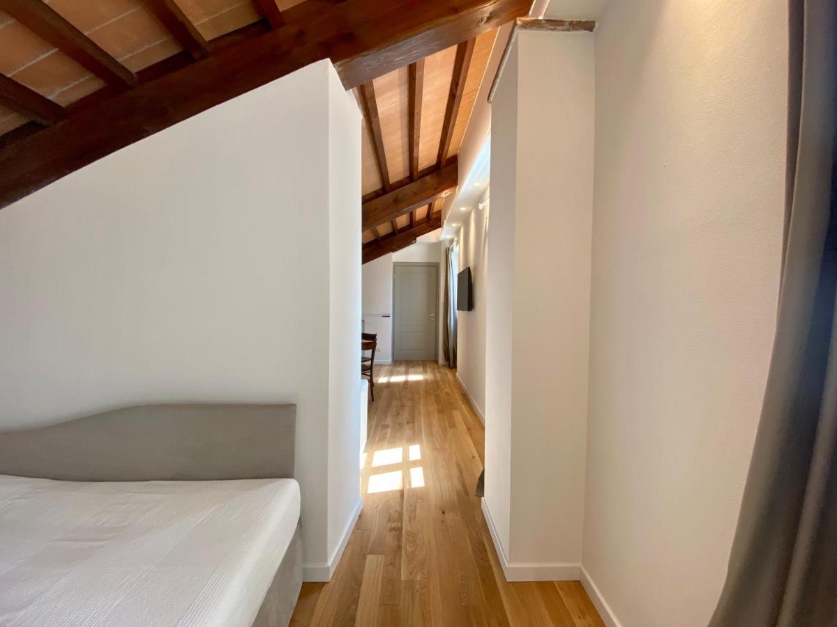 Residenza D'Epoca Dei Fondachi Hotel Sarzana Bagian luar foto