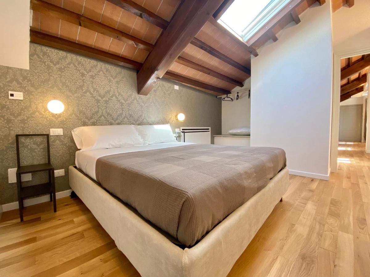 Residenza D'Epoca Dei Fondachi Hotel Sarzana Bagian luar foto